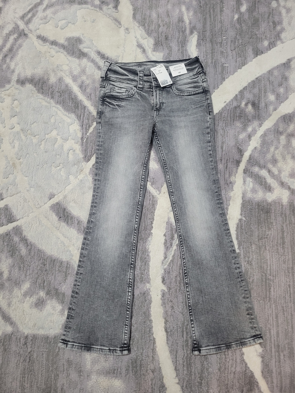 Brand New H&M Girls Gray Flare Jeans with Subtle Fade Size 11-12 Yeara